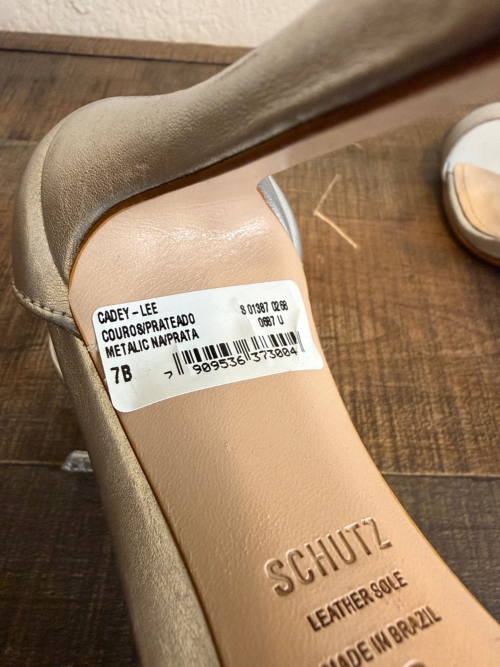 SCHUTZ CADEY-LEE METALLIC SANDAL - Picture 7 of 8